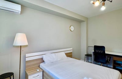 Miete einer gemütlichen 1-Zimmer-Wohnung mit Balkon in Chiajna, nahe Bukarest, Rumänien